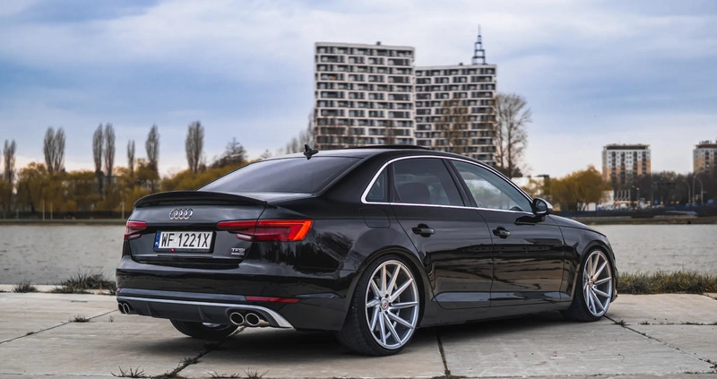 Audi A4 cena 105000 przebieg: 230000, rok produkcji 2017 z Rzeszów małe 379